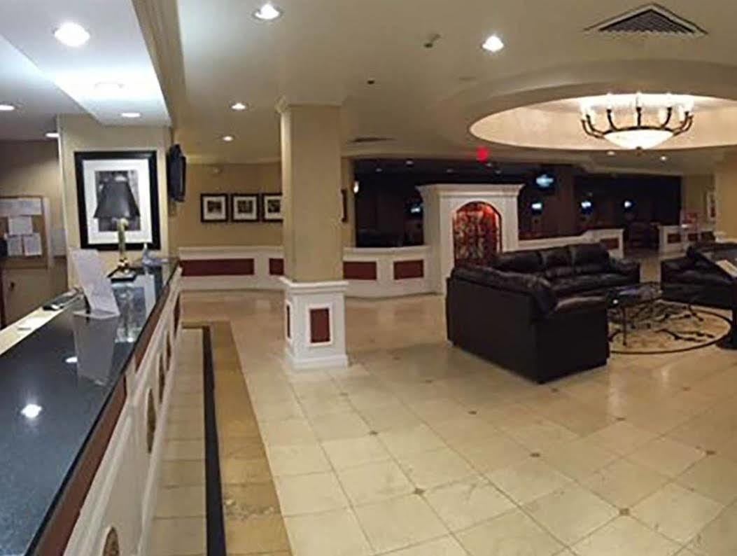Clarion Hotel Indianapolis Exterior photo