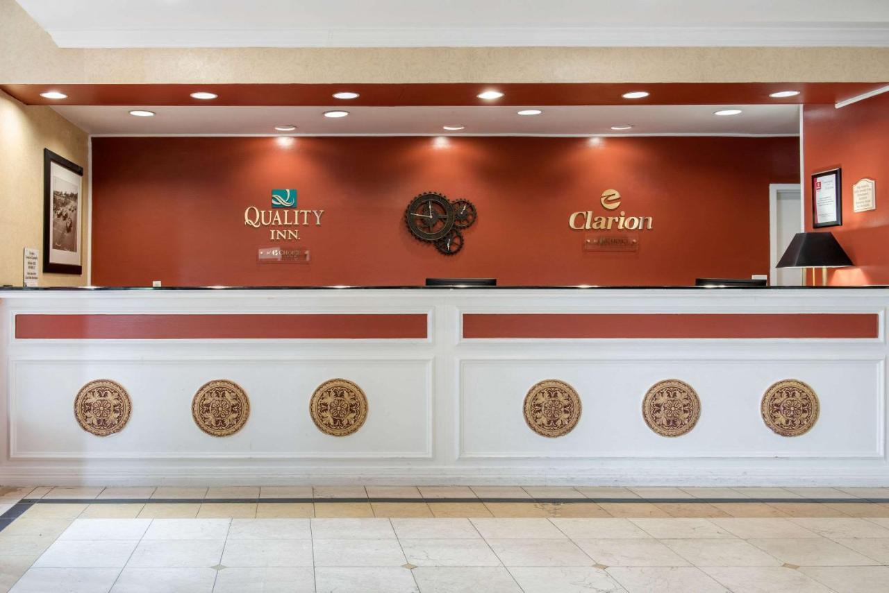 Clarion Hotel Indianapolis Exterior photo